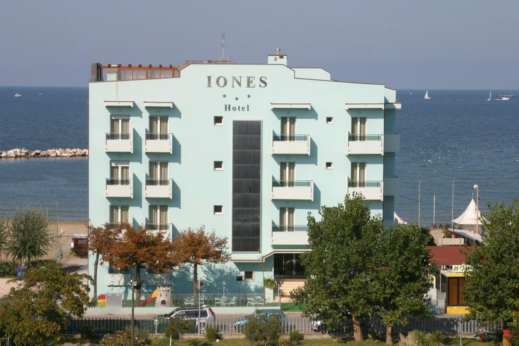 Hotel Iones Rimini Eksteriør billede